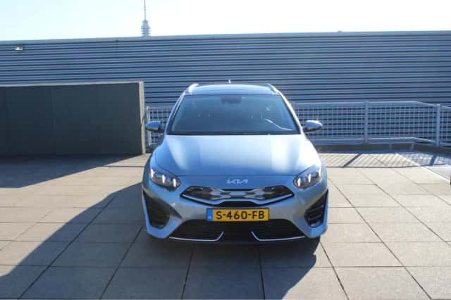 Kia Ceed Sportswagon (2023) thumbnail 2
