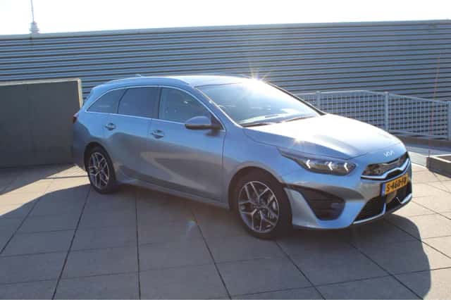Kia Ceed Sportswagon (2023) thumbnail 3