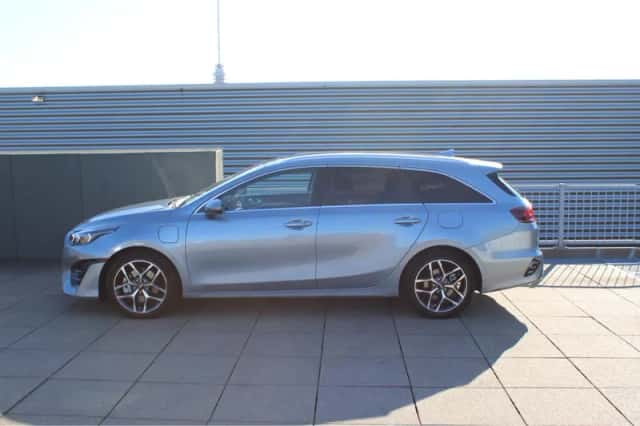 Kia Ceed Sportswagon (2023) thumbnail 4