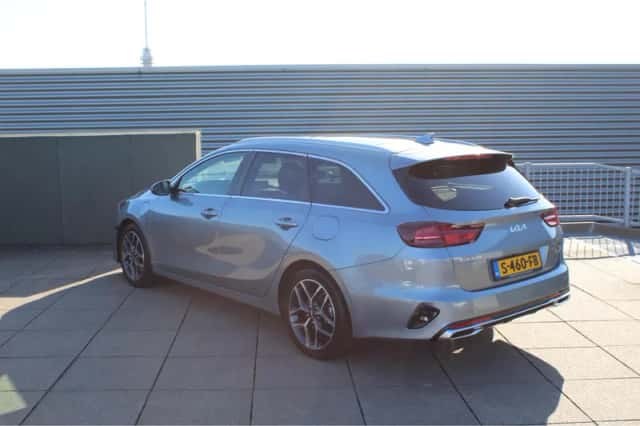 Kia Ceed Sportswagon (2023) thumbnail 5