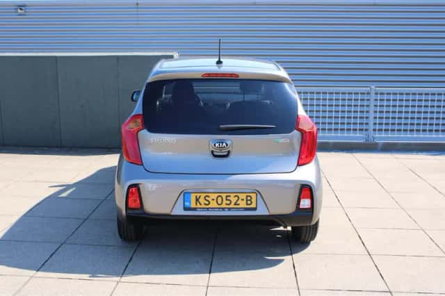 Kia Picanto (2016) thumbnail 6