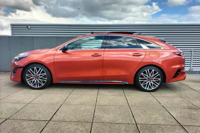 Kia Proceed (2022) thumbnail 2