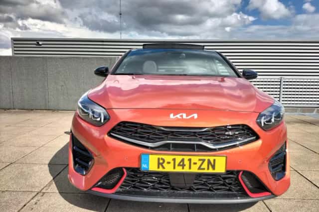Kia Proceed (2022) thumbnail 6