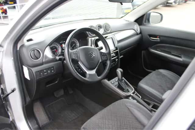 Suzuki Vitara (2021) thumbnail 2