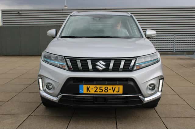 Suzuki Vitara (2021) thumbnail 2