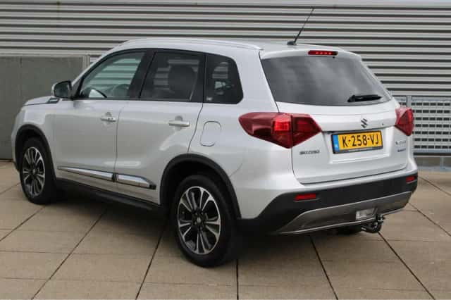 Suzuki Vitara (2021) thumbnail 6