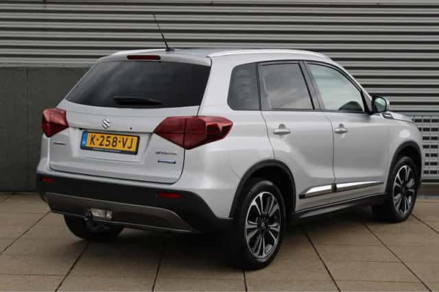 Suzuki Vitara (2021) thumbnail 6
