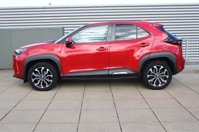 Toyota Yaris Cross (2021) thumbnail 4