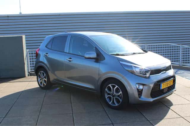 Kia Picanto (2023) thumbnail 2