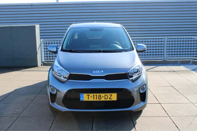 Kia Picanto (2023) thumbnail 3