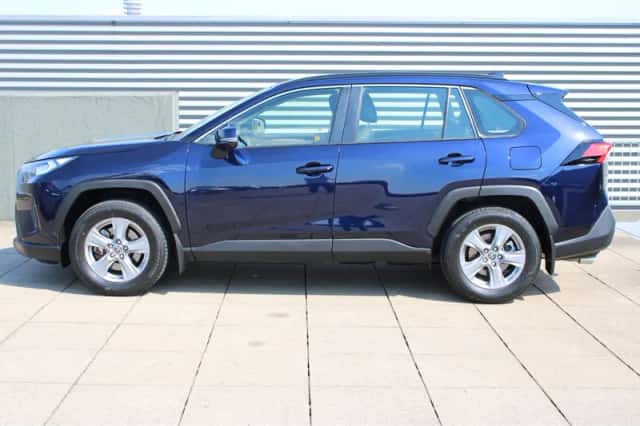 Toyota RAV4 (2023) thumbnail 2