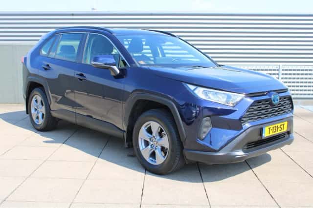Toyota RAV4 (2023) thumbnail 3