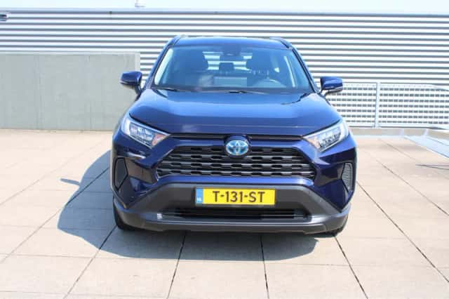 Toyota RAV4 (2023) thumbnail 5