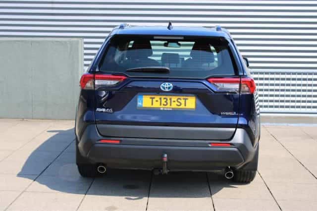 Toyota RAV4 (2023) thumbnail 6