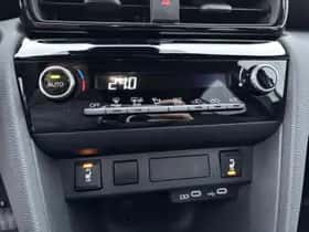 Toyota Yaris Cross (2025) thumbnail 35
