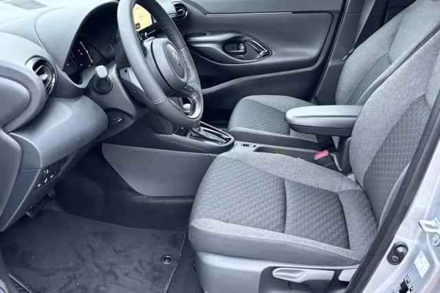 Toyota Yaris Cross (2025) thumbnail 6