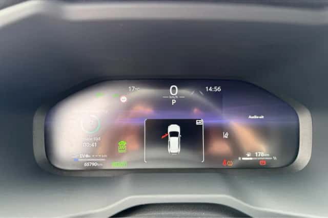 Toyota RAV4 (2023) thumbnail 11