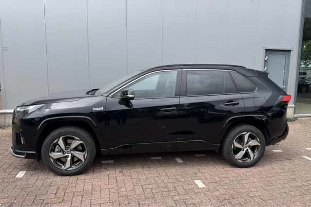 Toyota RAV4 (2023) thumbnail 4
