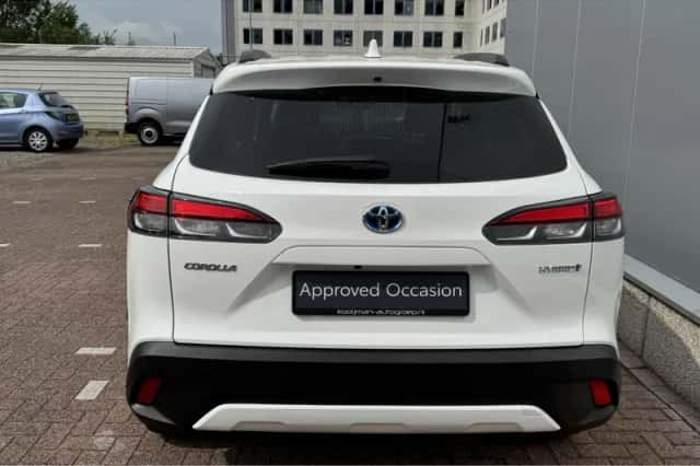 Toyota Corolla (2024) thumbnail 5