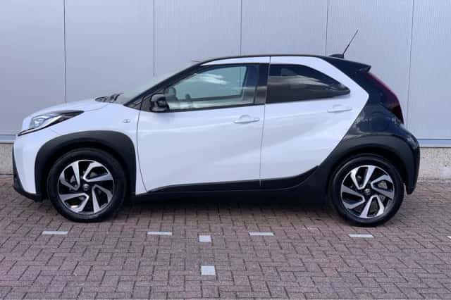 Toyota Aygo (2024) thumbnail 3