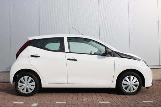 Toyota Aygo (2022) thumbnail 11