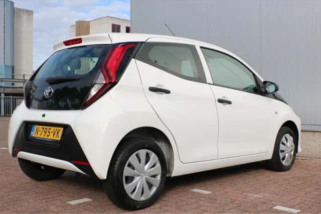 Toyota Aygo (2022) thumbnail 4
