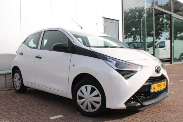 Toyota Aygo (2022) thumbnail 10