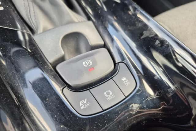 Toyota C-HR (2021) thumbnail 20