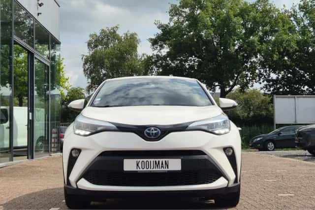 Toyota C-HR (2021) thumbnail 3