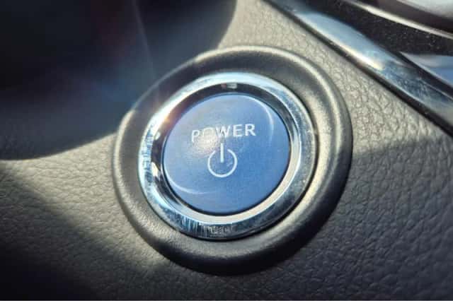 Toyota C-HR (2021) thumbnail 25