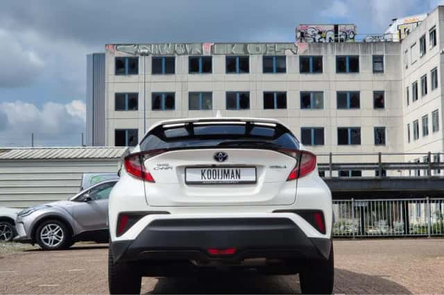 Toyota C-HR (2021) thumbnail 5