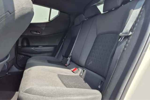 Toyota C-HR (2021) thumbnail 6