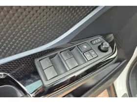 Toyota C-HR (2021) thumbnail 7