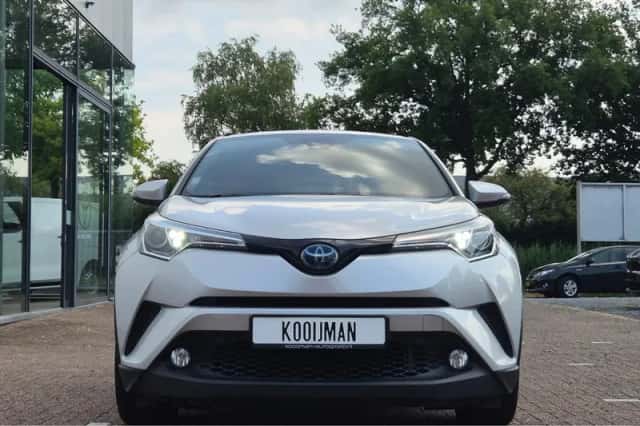 Toyota C-HR (2019) thumbnail 11