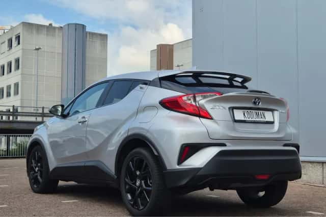 Toyota C-HR (2019) thumbnail 12