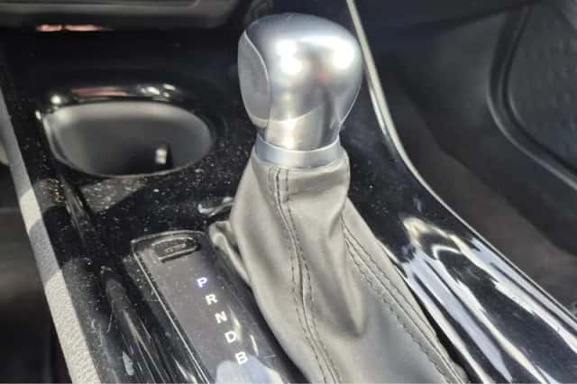 Toyota C-HR (2019) thumbnail 14