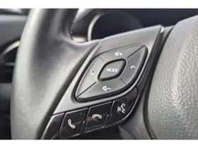 Toyota C-HR (2019) thumbnail 15