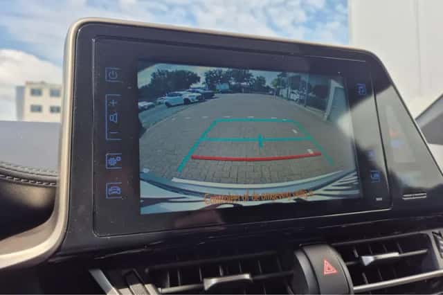 Toyota C-HR (2019) thumbnail 19