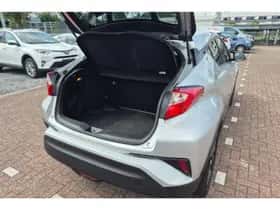 Toyota C-HR (2019) thumbnail 8