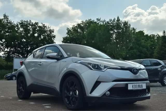 Toyota C-HR (2019) thumbnail 10