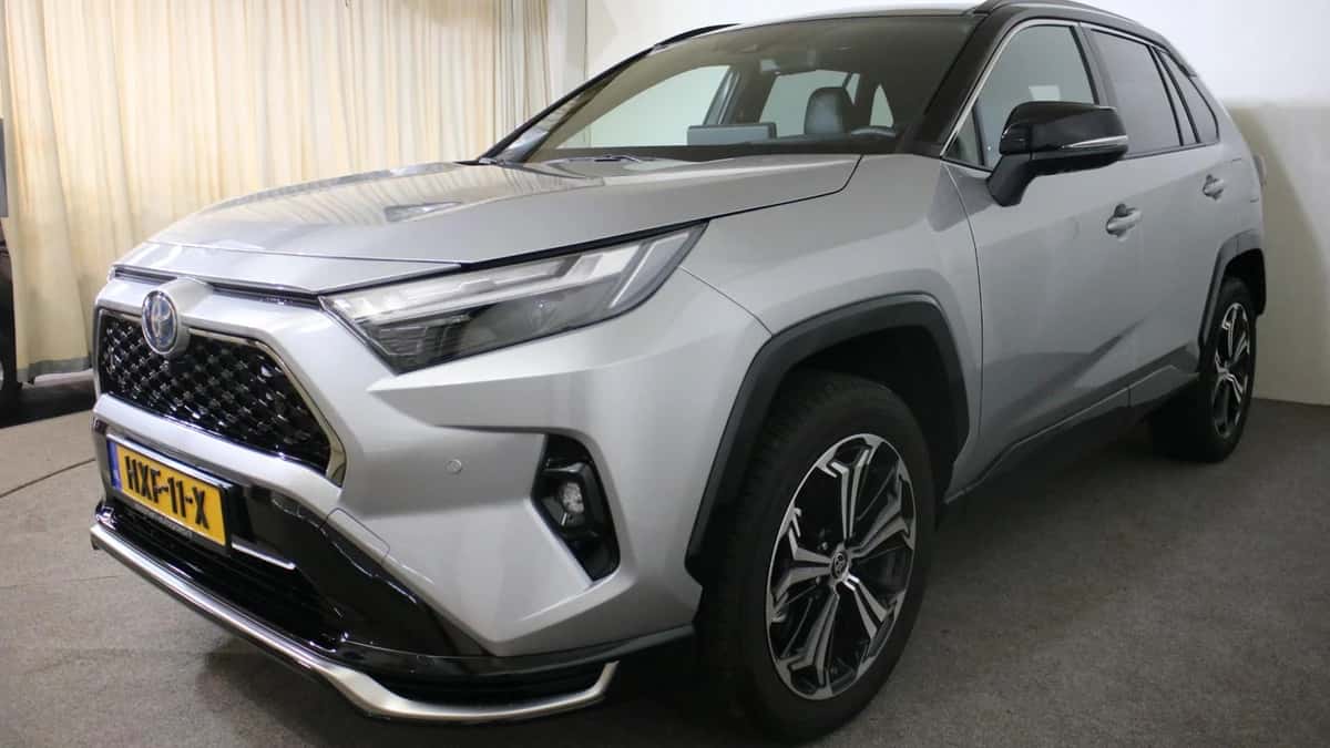 Toyota RAV4 (2025) — foto 1