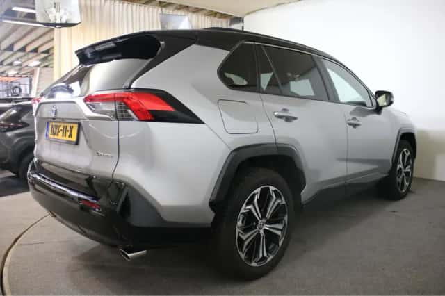 Toyota RAV4 (2025) thumbnail 12