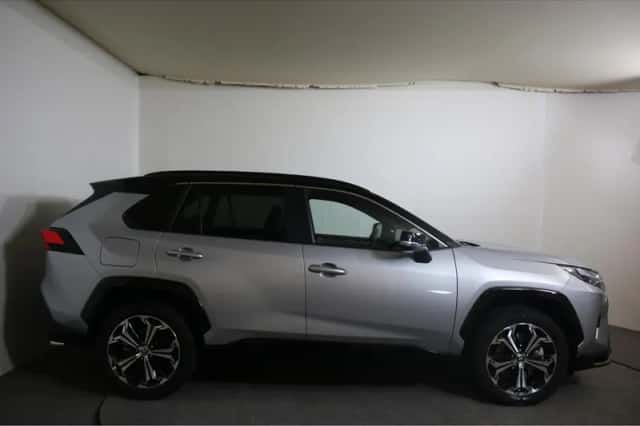 Toyota RAV4 (2025) thumbnail 3
