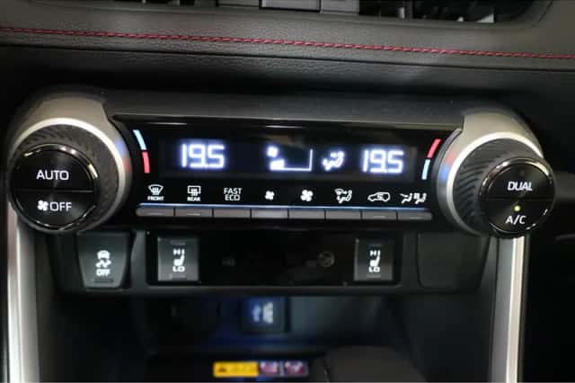 Toyota RAV4 (2025) thumbnail 28
