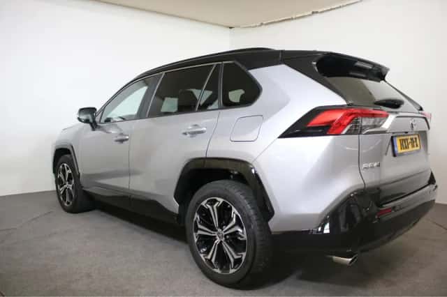 Toyota RAV4 (2025) thumbnail 4