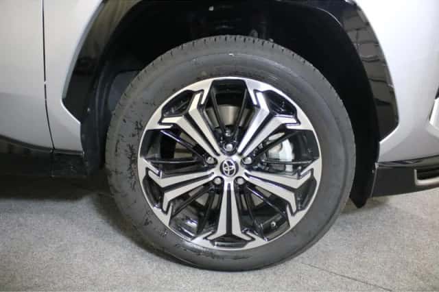Toyota RAV4 (2025) thumbnail 10