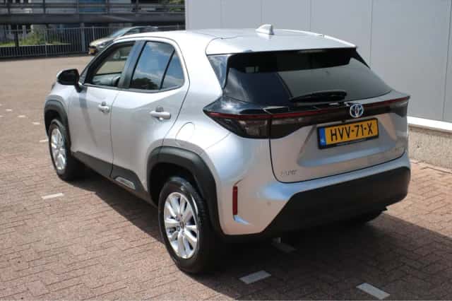 Toyota Yaris Cross (2024) thumbnail 4