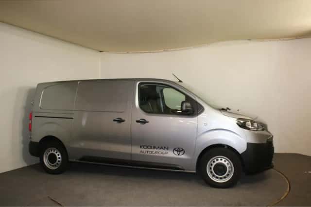 Toyota Proace (2024) thumbnail 3