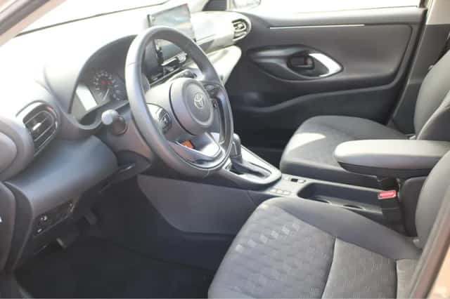 Toyota Yaris (2025) thumbnail 2