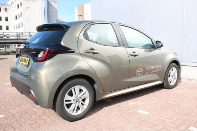 Toyota Yaris (2025) thumbnail 4